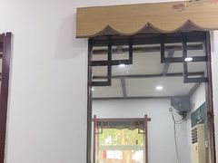 -湖南人家湘菜馆(镇江路店)