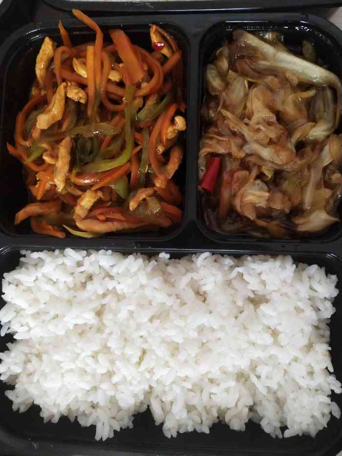 打分    /人 点了两份盒饭,味道不错,东北味有家的味道.