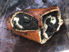 黑芝麻碱水-雀食面包店(钟楼店)