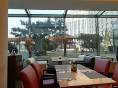 靠窗位-亮马河饭店翠雅咖啡厅