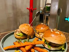 -HIGH FIVE哈福手工汉堡(桂林路店)