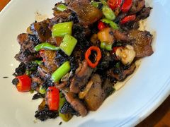 -头上红煨盐鸡·非遗院子餐厅