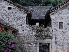 -高荡千年布依古寨旅游景区