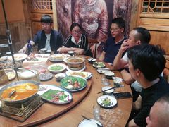 -老滇山寨•云南特色菜•地方菜•民族风情歌舞表演(金碧店)