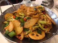 干锅什蔬-鑫巴蜀小镇 · 水煮鱼专研店(玉桥店)