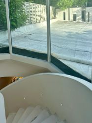-SALON DE VANHADA