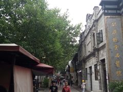 -猫的天空之城概念书店(杭州南宋御街店)