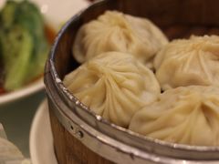 上海灌汤小笼包-凤凰楼酒家·粤宴点心(华强北店)