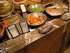 -广州万富希尔顿酒店·感趣自助餐厅·金秋蟹宴生蚝海鲜刺身