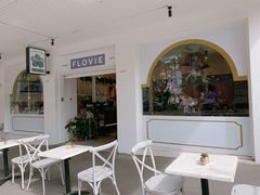 -FLOVIE FLORIST CAFE