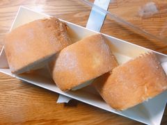 -红宝石·鲜奶小方·海派西点房(南丹店)
