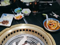 -山川小町·极番烧肉(新地假日广场店)