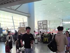 -麦当劳(上海虹桥站30B检票口楼上)
