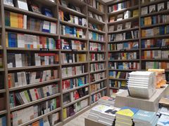 -钟书阁(群光广场店)