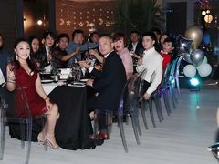 -The ROOF (通盈中心店)