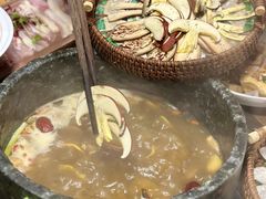 -蘑界·野生菌火锅(深业上城店)