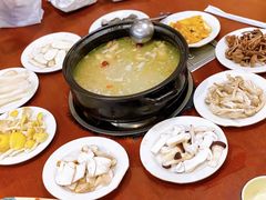 -菌之家·专业纯野生菌火锅·特色炒菌