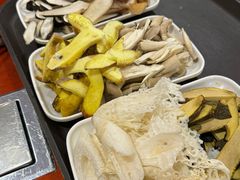 -菌之家·专业纯野生菌火锅·特色炒菌
