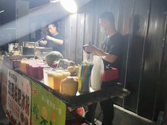 -吴山路夜市