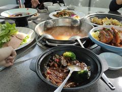 -郑猛记石岐鸽主题餐厅(长江店)