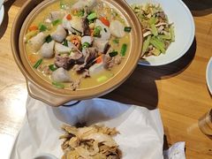 -头上红煨盐鸡·非遗院子餐厅