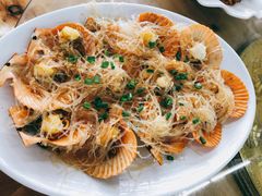 蒜蓉粉丝蒸扇贝-明记海鲜大排档(巽寮湾店)
