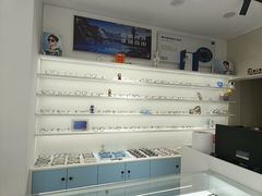 -一人多镜蔡司·依视路眼镜店(琉璃店)