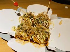 章鱼小丸子（自行选择馅料和酱汁）-Lia Cafe Bar Restaurant松山咖啡屋