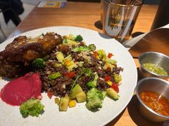 -POKEE VIA&Brunch·维娅(重庆来福士店)
