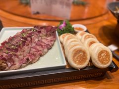 -帅巴人舅母子腊蹄民俗村