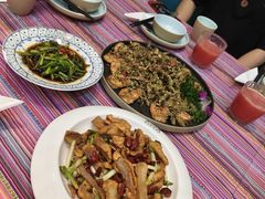 -香巴拉云南餐厅(华莱坞店)