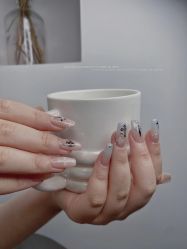 -DAZZLING BEAUTY美甲•美睫专门店