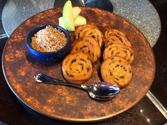 榛果花生鸭肝酱葱油饼-杭州西子湖四季酒店·金沙厅