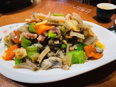 -老滇山寨•云南特色菜•地方菜•民族风情歌舞表演(金碧店)