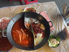 -肖婷姐大铁锅重庆火锅(南湖店)