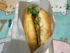 招牌香辣现烤鸡腿堡-必胜客(花园路店)