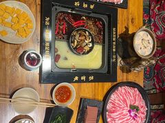-老牌坊云南鱼豆花火锅(嵩山店)
