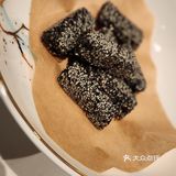 距离网红景点 “武康大楼”很近 忘了在武汉叫什么楼了