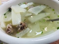 筒子骨萝卜汤-洪霞餐馆