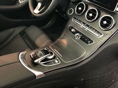 -杭州中升之星奔驰4S店(滨江店)