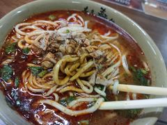 -亮亮面馆(经六路店)