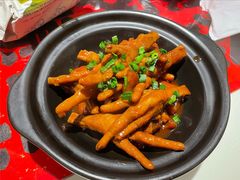 猪蹄凤爪煲-恭喜上堓砂锅焗·海鲜大排档(闵行龙湖店)