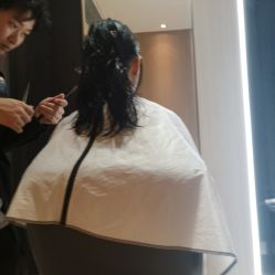 -苑苑发型设计