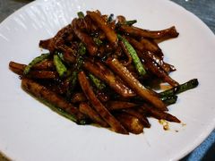 -侬佳蒸菜馆(听潮店)