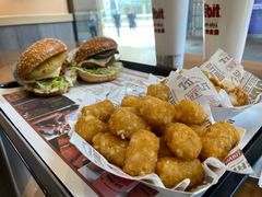 -The Habit Burger Grill 哈比特汉堡(世博店)