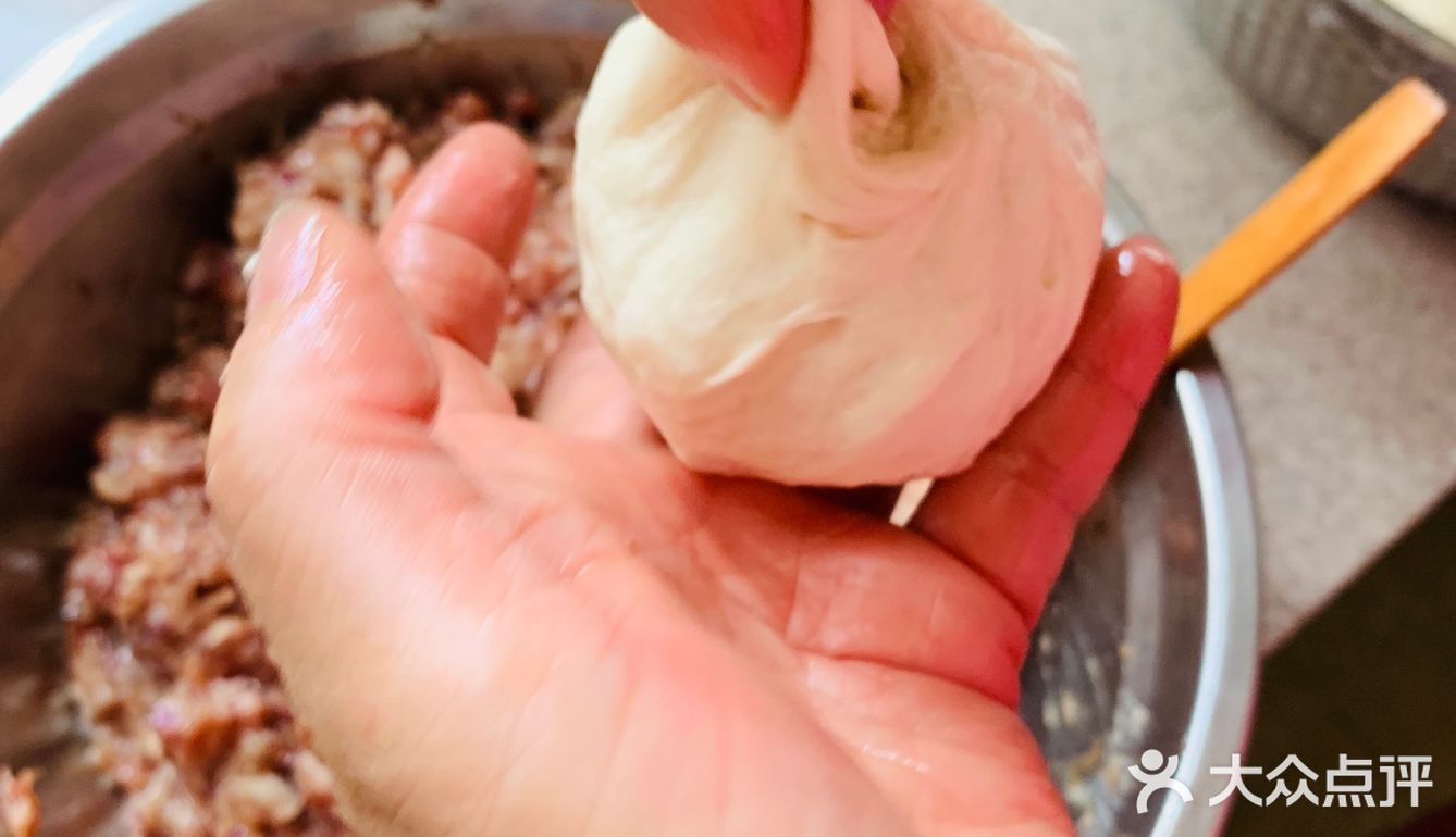 家里经常做肉馅饼当早餐吃，营养健康