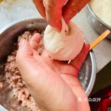 家里经常做肉馅饼当早餐吃，营养健康