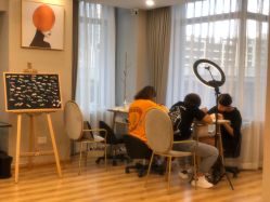 -爱小小美甲美学