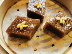松子枣泥拉糕-鑫震源·苏式大虾生煎(山塘街店)
