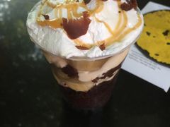 -莓园冰淇淋店